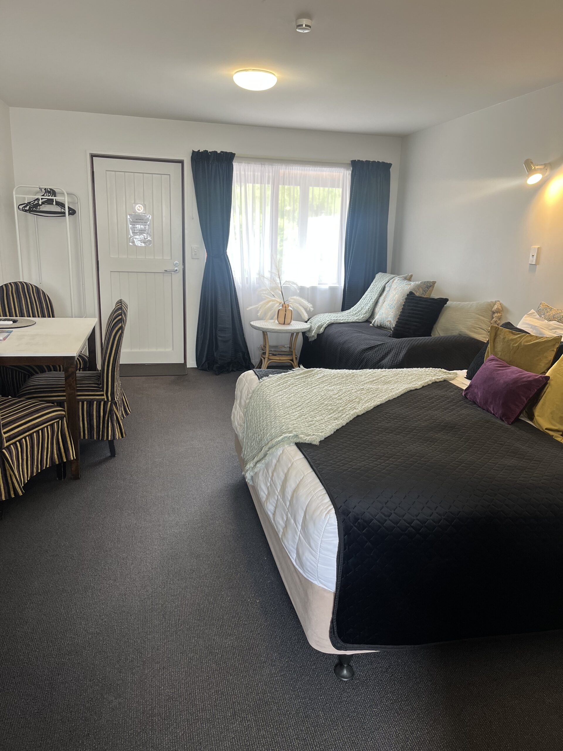 Glenorchy Alpine Suites - Unit Three - two beds